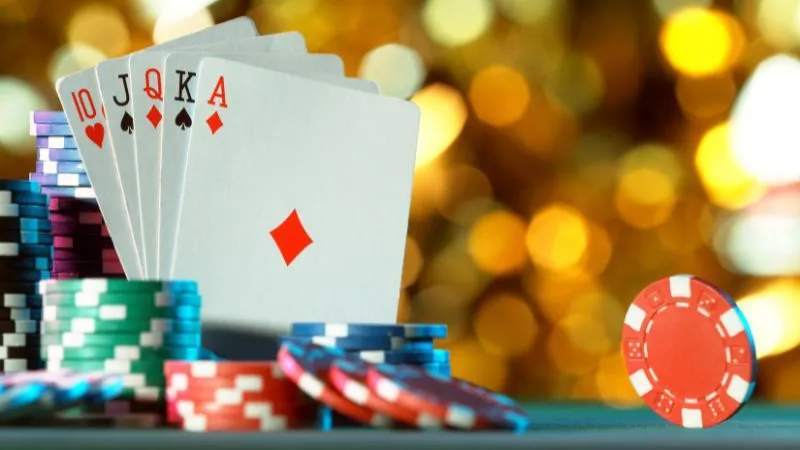 Thành phần bàn chơi Poker tại link vào Hit club